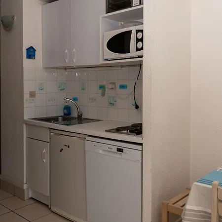4 Pers Au Lavandou, Animaux Acceptes, Parking - Fr-1-803-63 Lägenhet